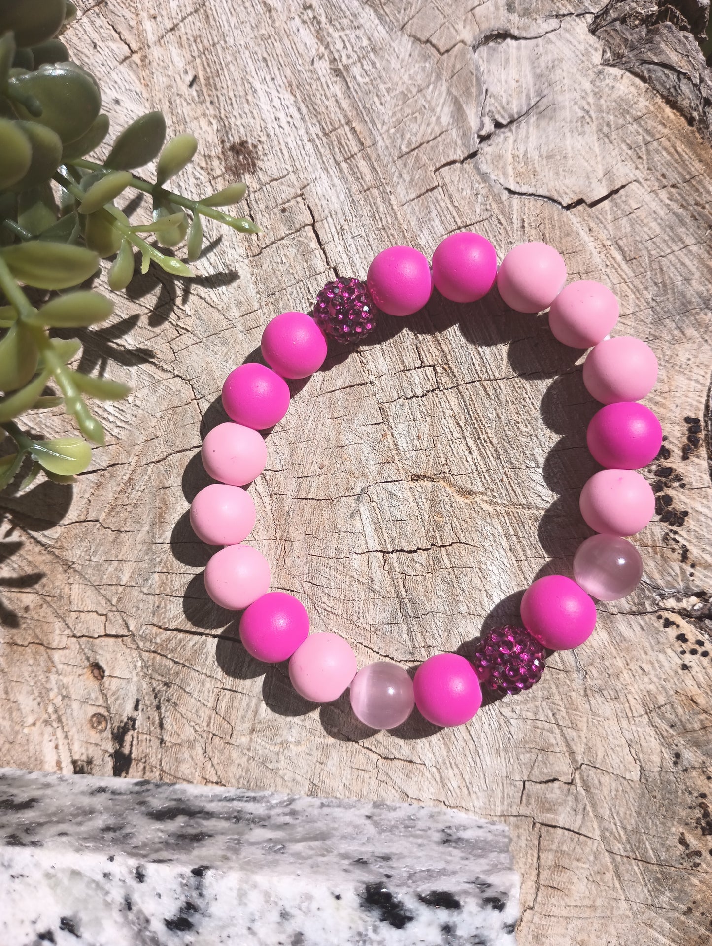 Pink stretch beaded bracelet "Pink Beauties"